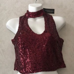 Burgundy sleeveless crop top
